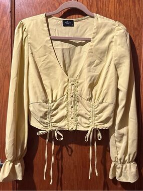 Vero Moda Pastel Yellow Ruched Button-Front Tie Blouse